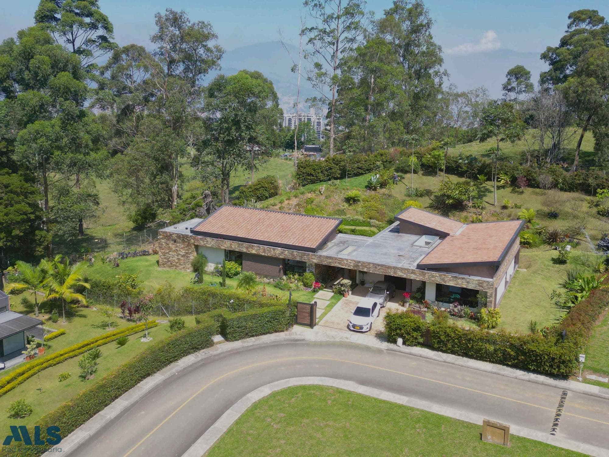 Casa en venta en Loma Del Escobero, Aburra Sur, Envigado — foto 1 de 30