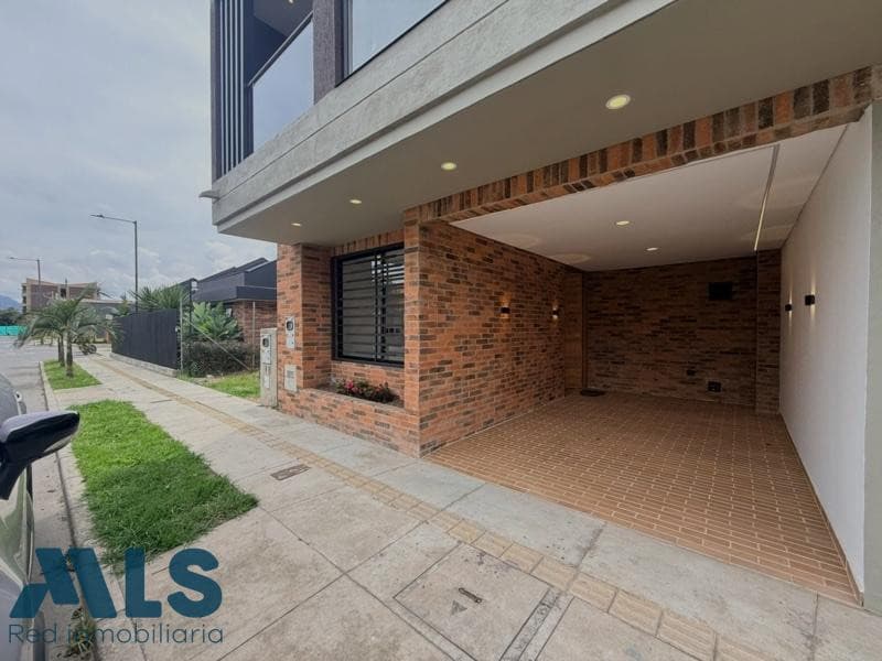 Casa en venta en Urbano (la, Oriente Antioqueño, La Ceja — foto 1 de 21