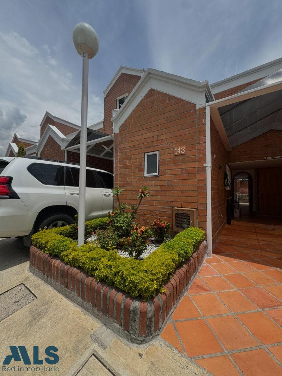 Casa en venta en La Mota, Belén Guayabal, Medellín — foto 1 de 22