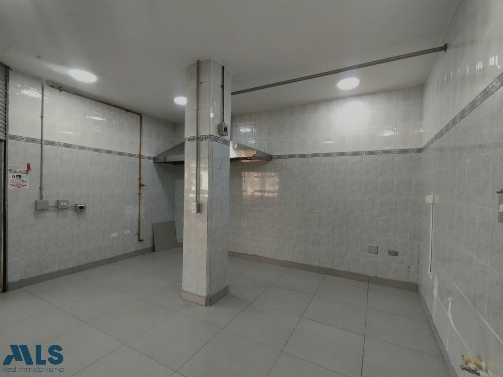 Local Comercial en venta en La Candelaria, Centro, Medellín — foto 1 de 18