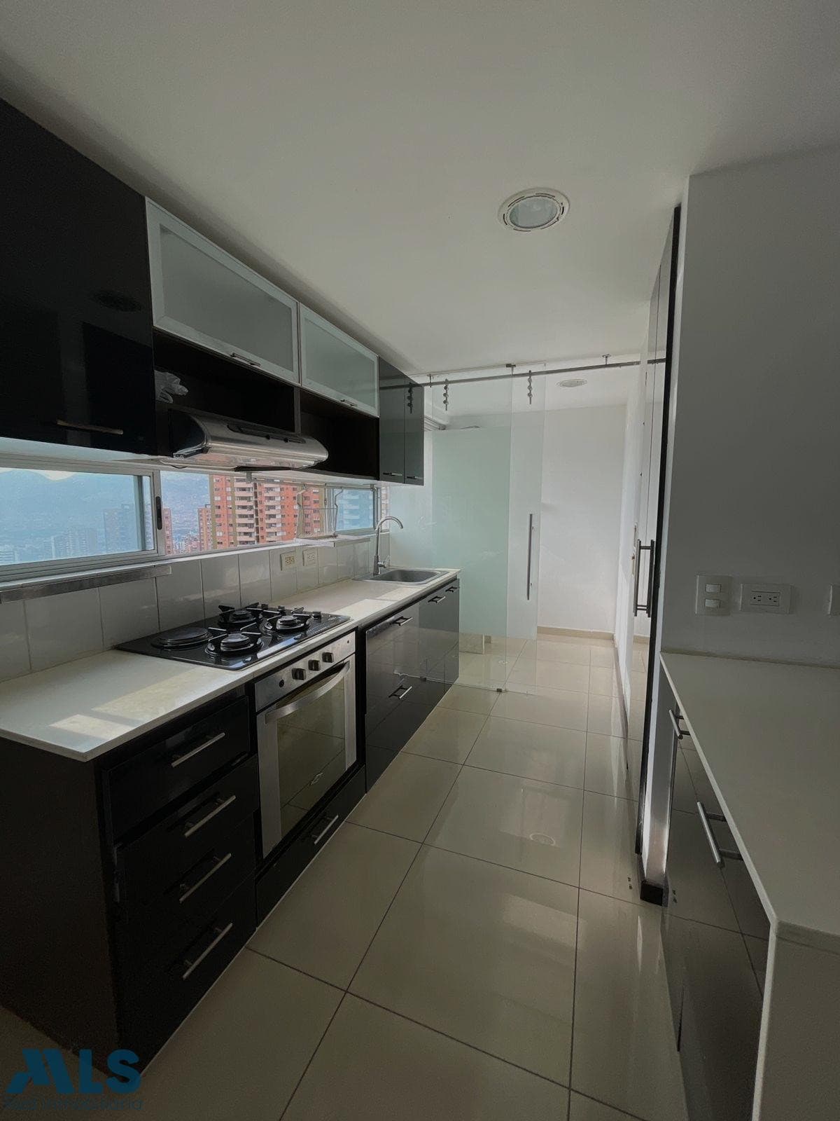 Apartamento en venta en Los Balsos Nº 1, Poblado, Medellín — foto 1 de 20