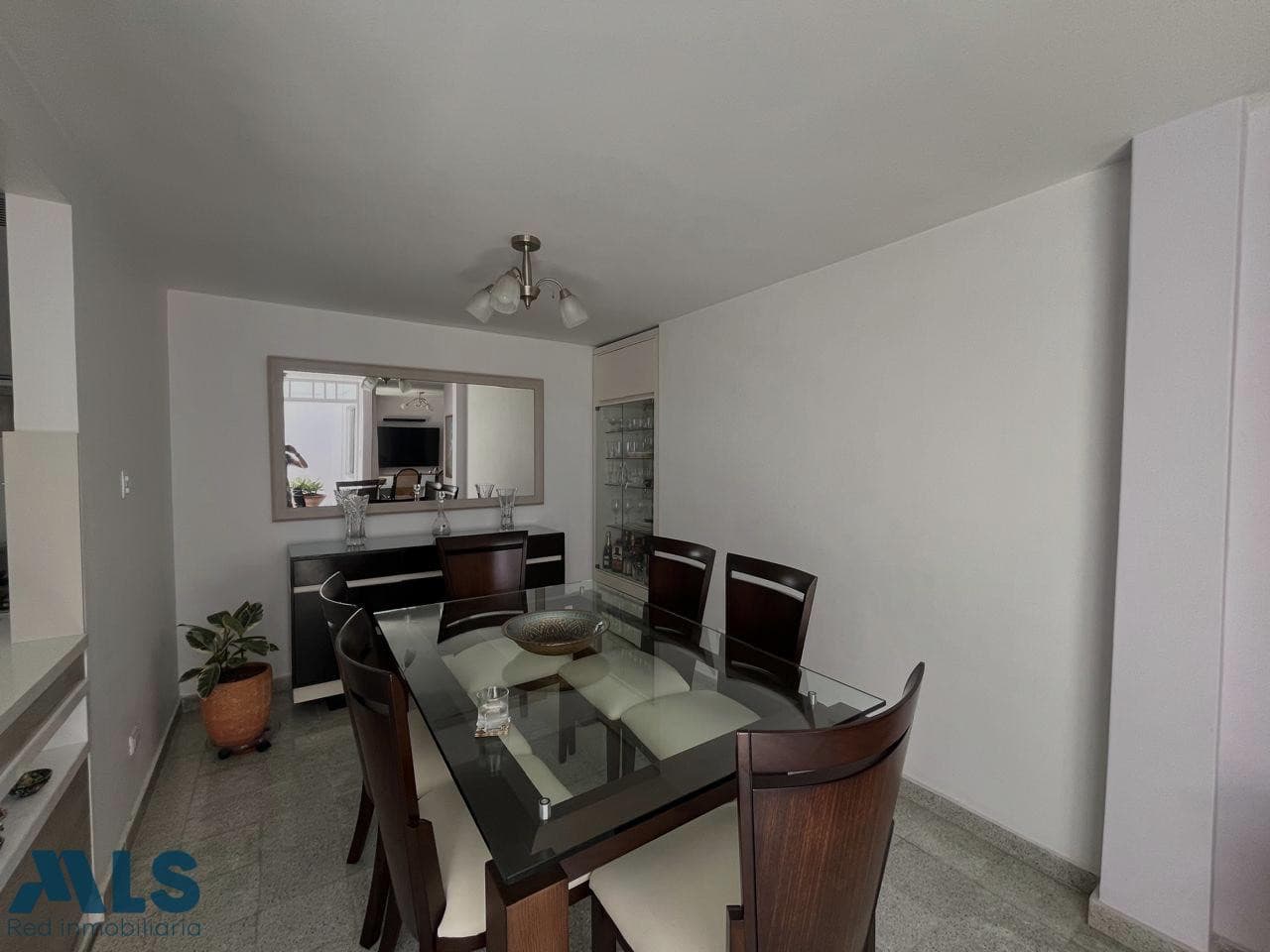Casa en venta en Simon Bolivar, Laureles, Medellín — foto 1 de 14