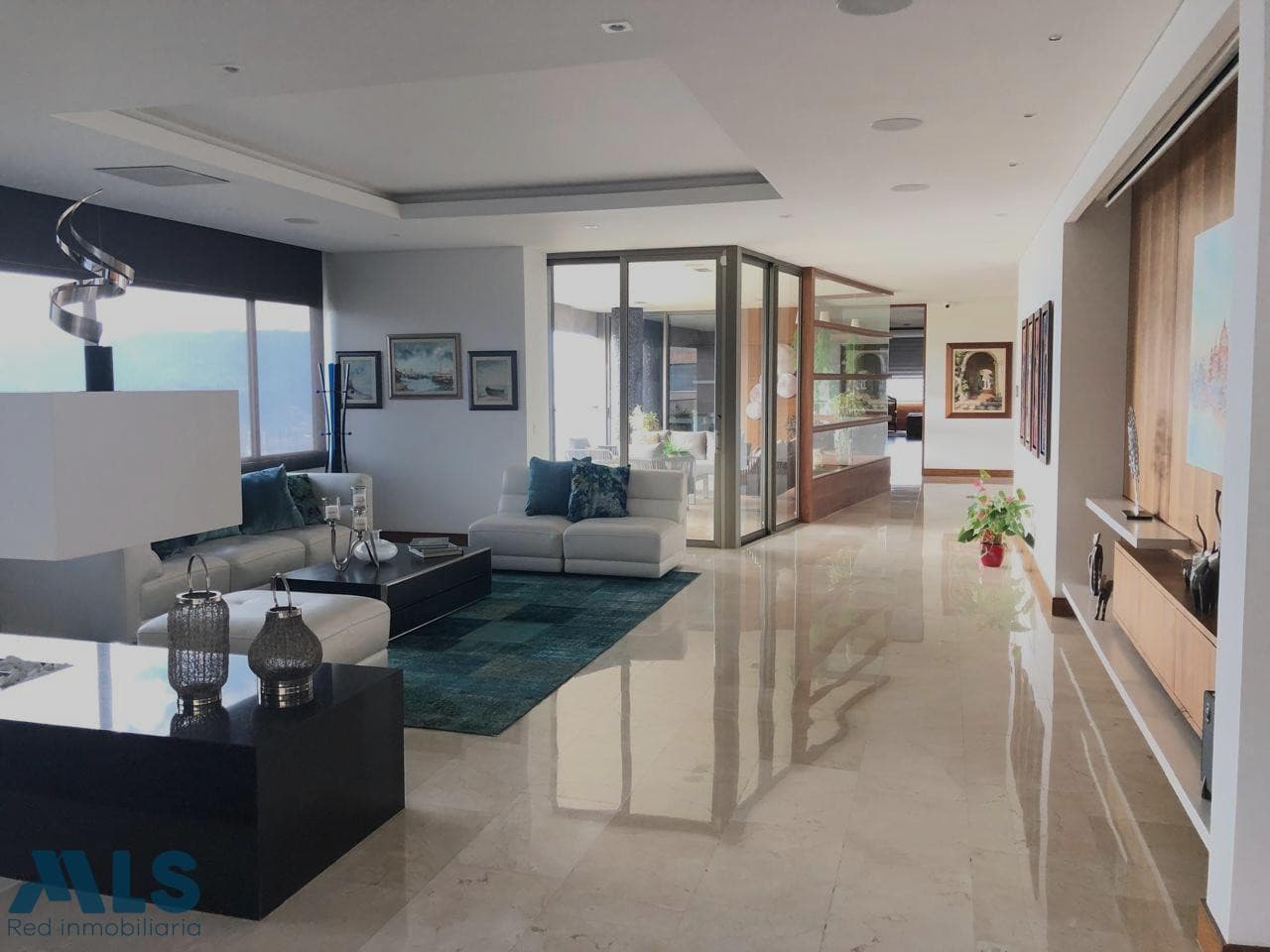 Apartamento en venta en Las Palmas, Poblado, Medellín — foto 1 de 28