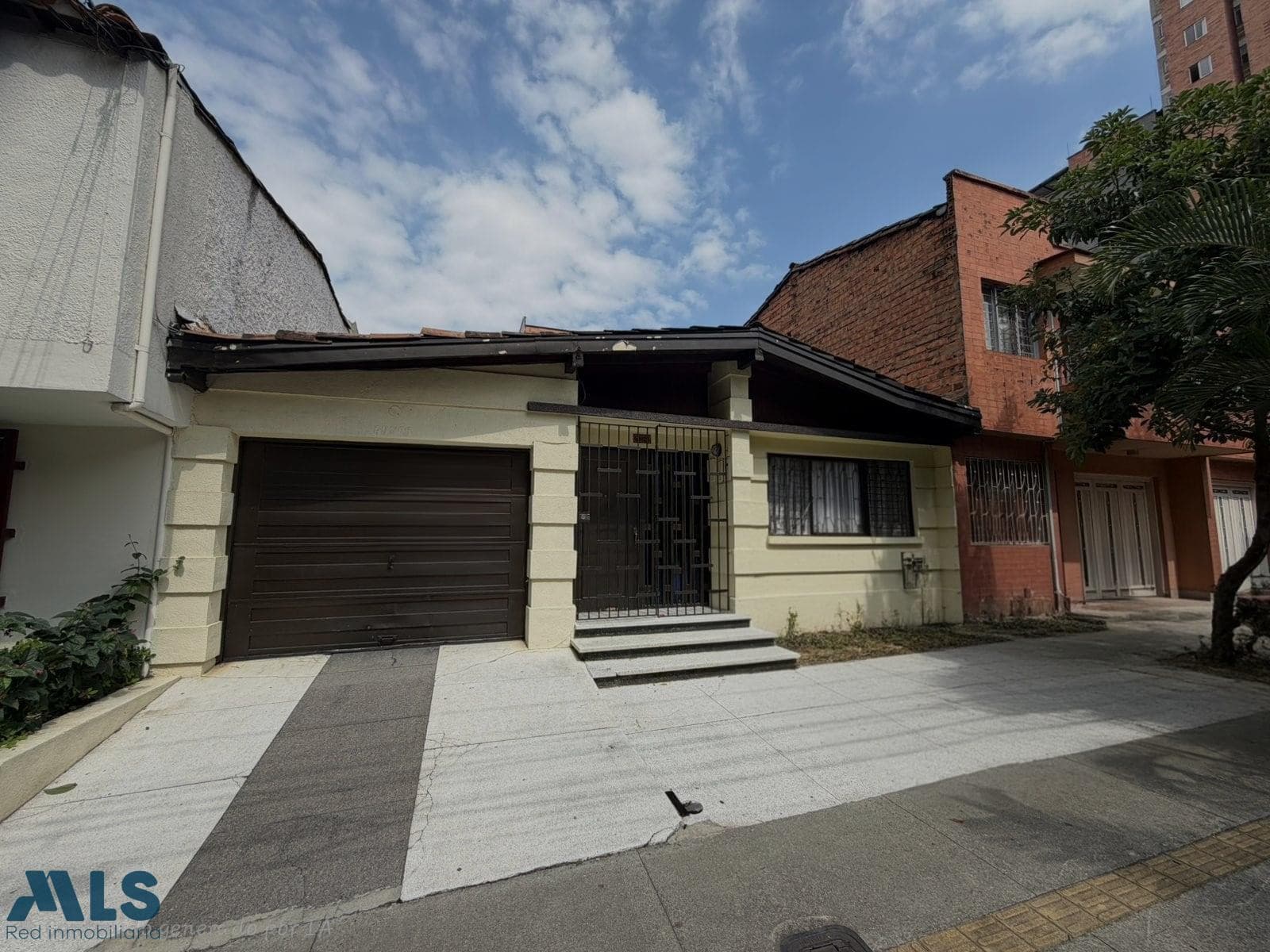 Casa en venta en Calasanz, Occidente, Medellín — foto 1 de 20