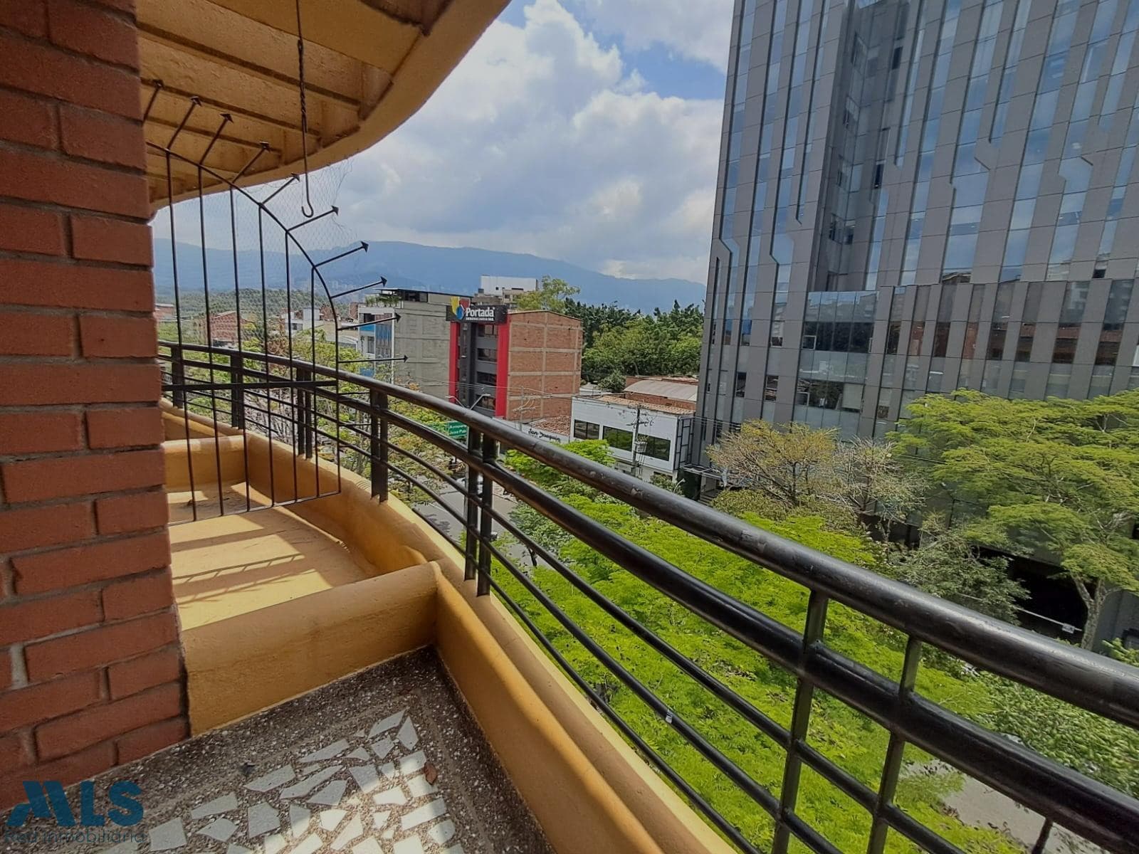 Apartamento en venta en Laureles, Medellín — foto 1 de 35