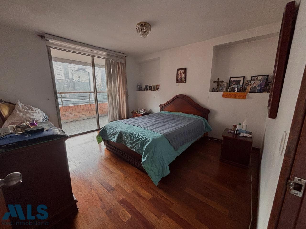 Apartamento en venta en El Tesoro, Poblado, Medellín — foto 1 de 12