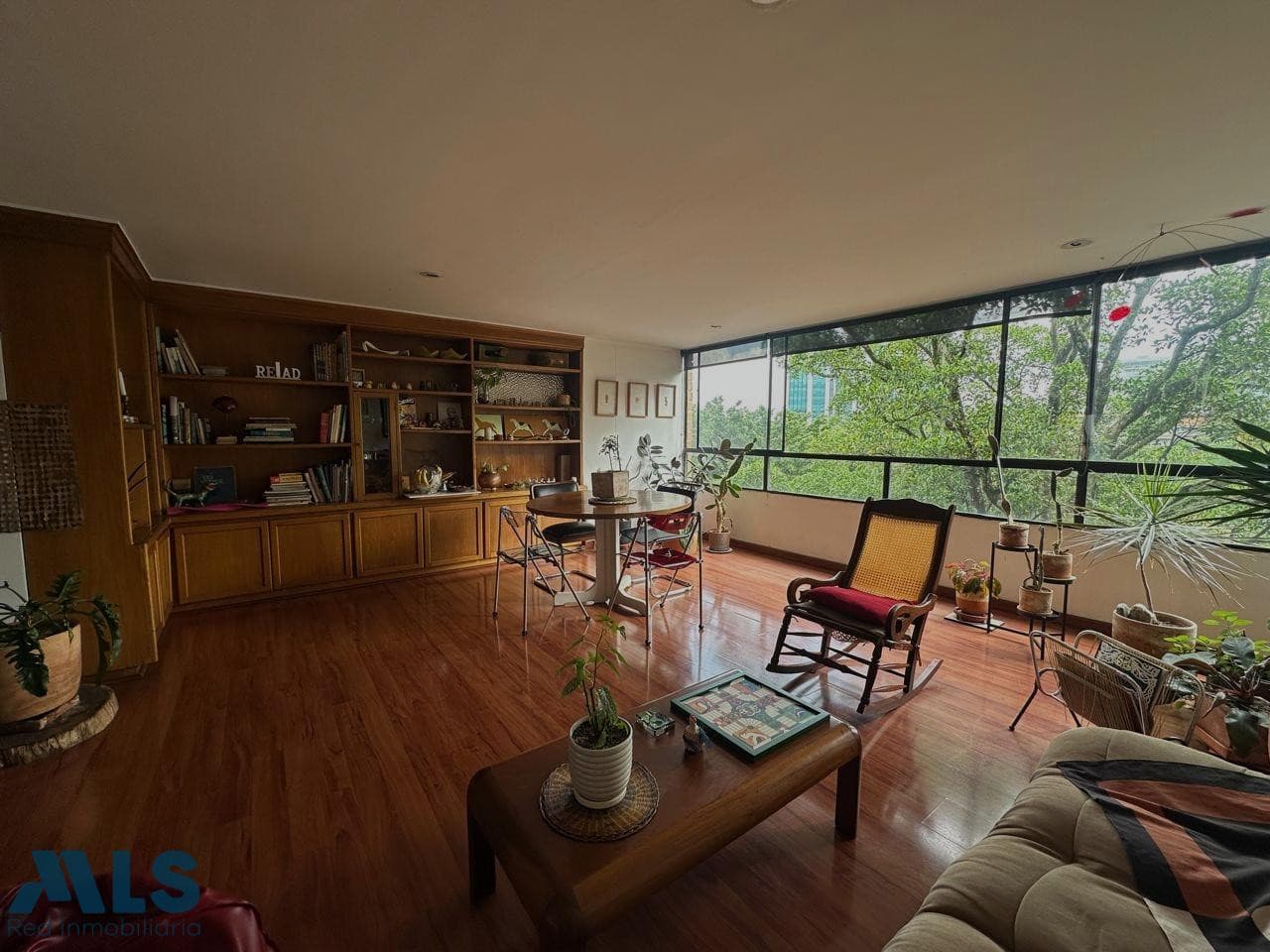 Apartamento en venta en El Campestre, Poblado, Medellín — foto 1 de 20