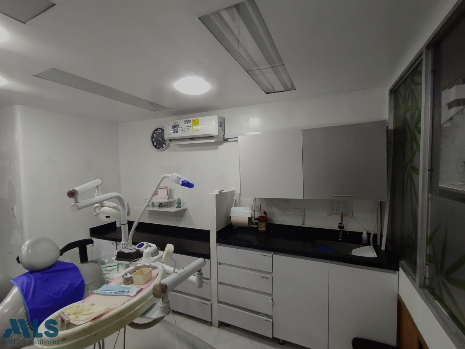 Consultorio en venta en La Candelaria, Centro, Medellín — foto 1 de 30