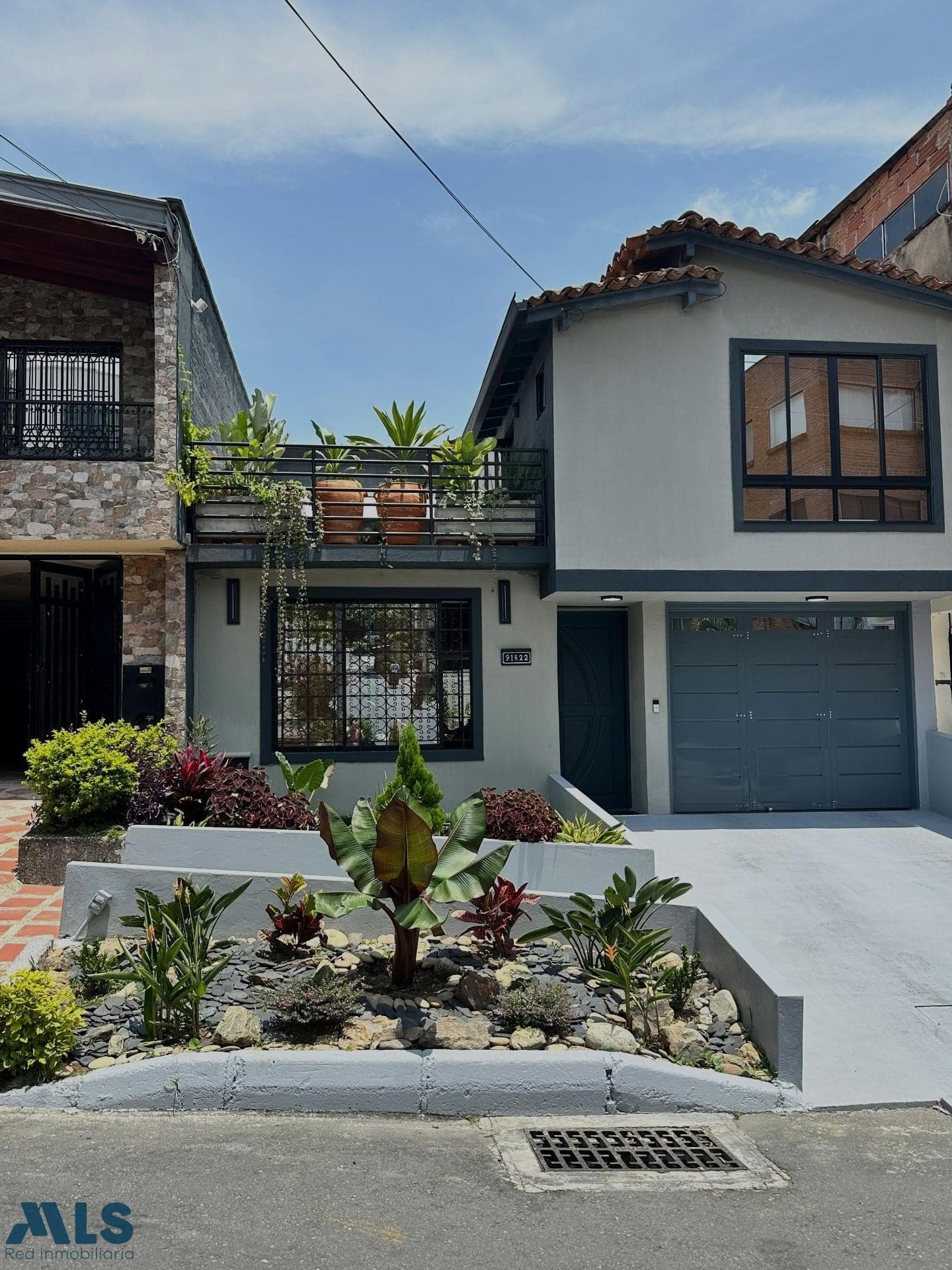 Casa en venta en Santa Monica, Laureles, Medellín — foto 1 de 32