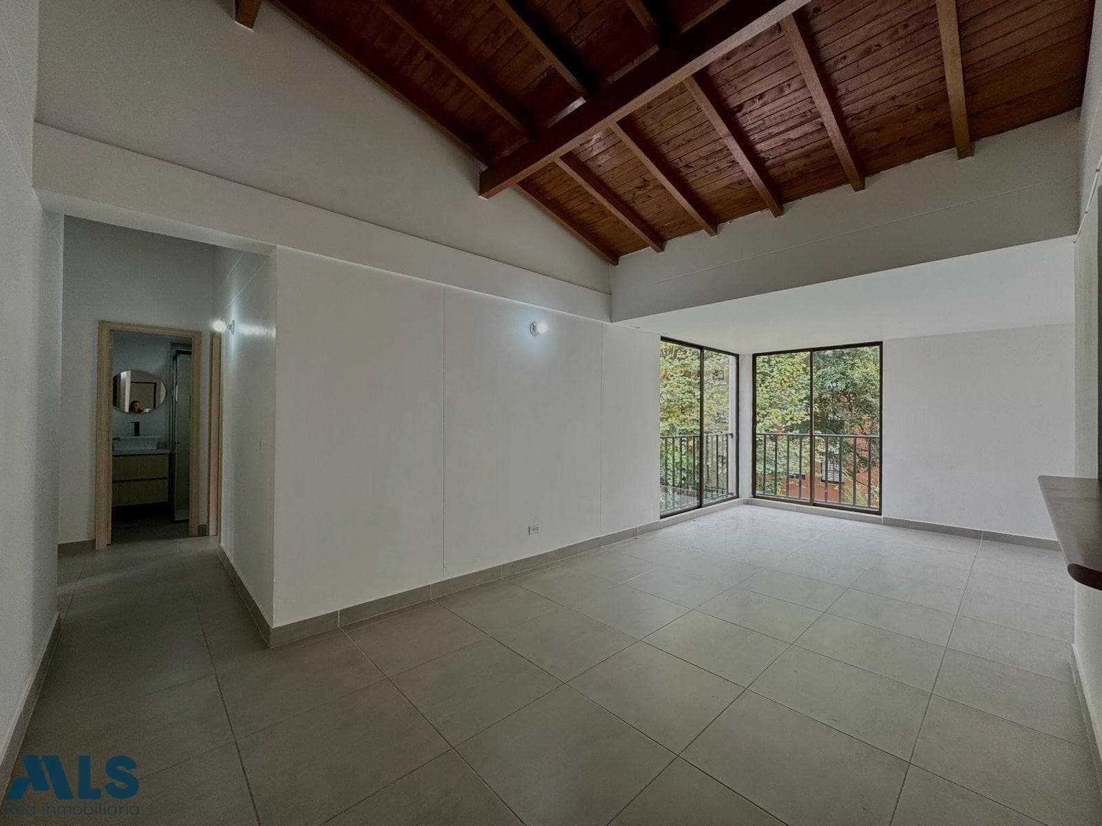 Apartamento en venta en Loma De Las Brujas, Aburra Sur, Envigado — foto 1 de 32