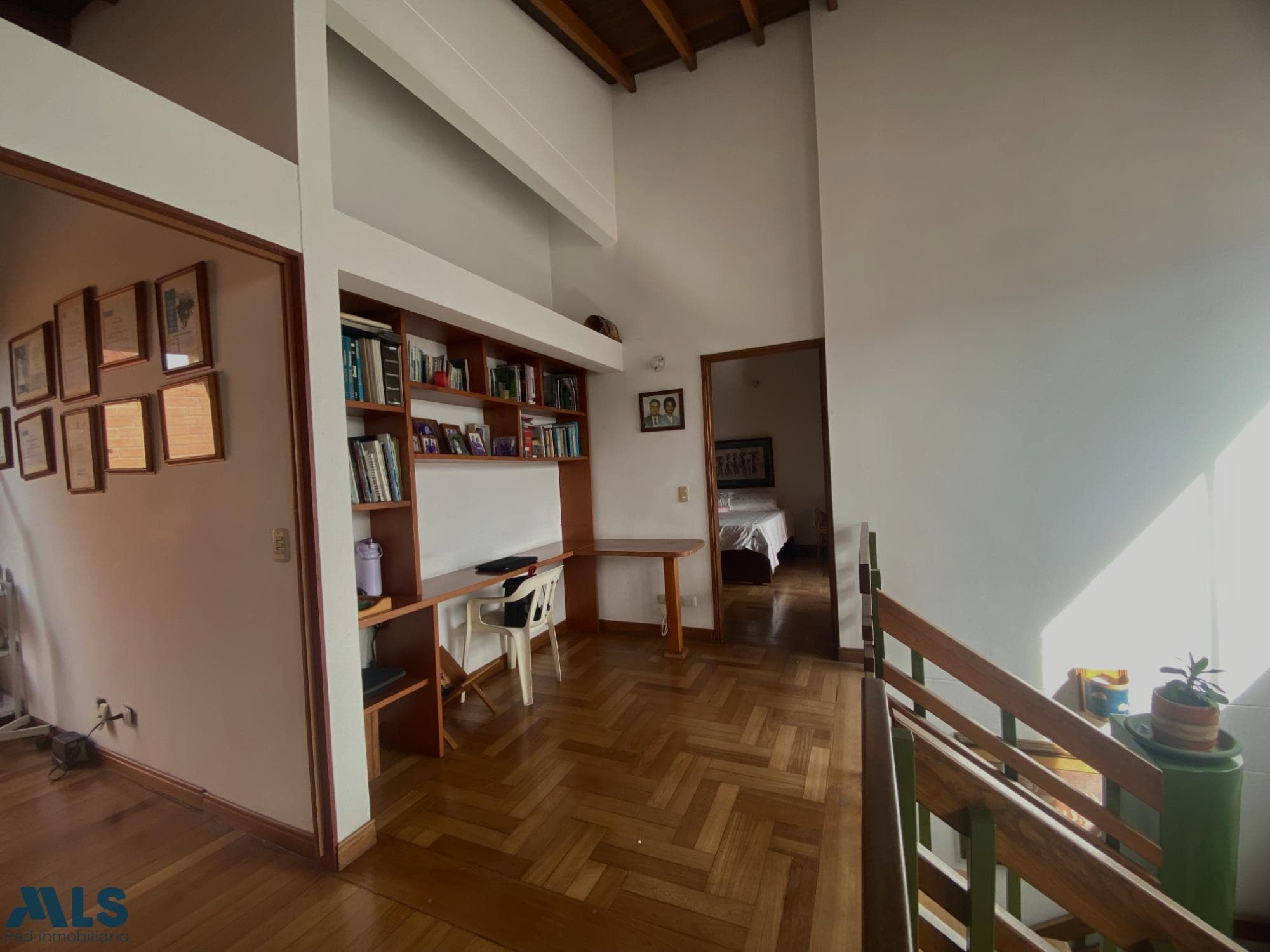 Apartamento en venta en Loma Del Indio, Poblado, Medellín — foto 1 de 29