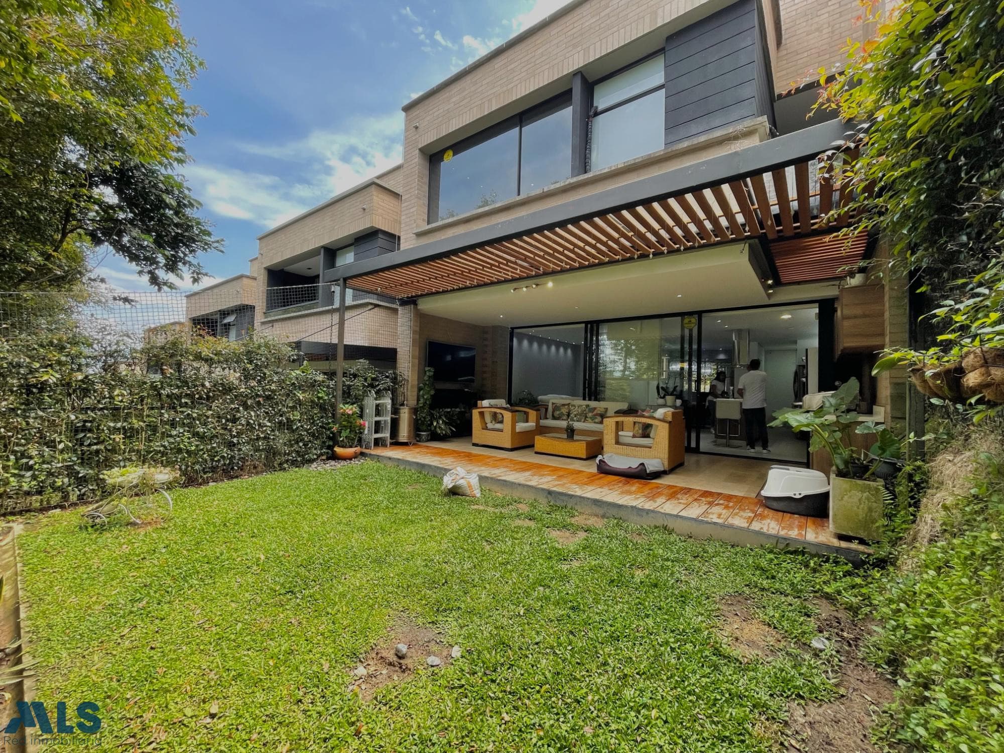 Casa en venta en El Chocho, Aburra Sur, Envigado — foto 1 de 36