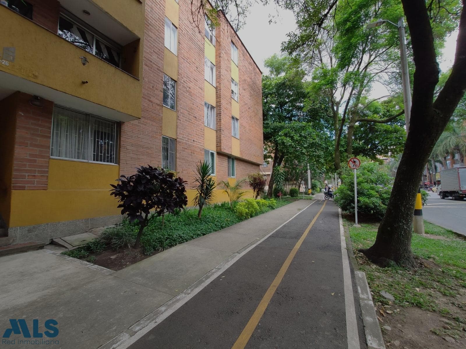 Apartamento en venta en Rosales, Belén Guayabal, Medellín — foto 1 de 16