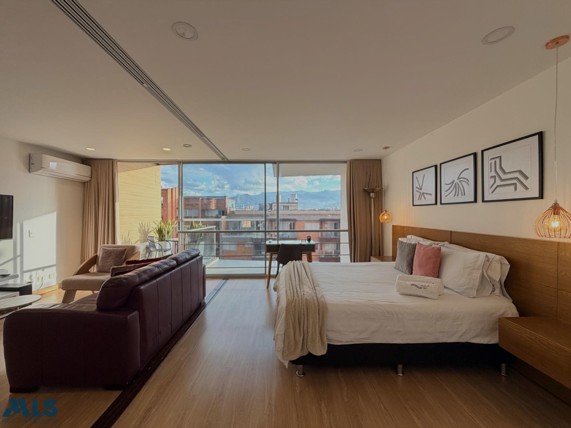 Apartamento en venta en Laureles, Medellín — foto 1 de 32