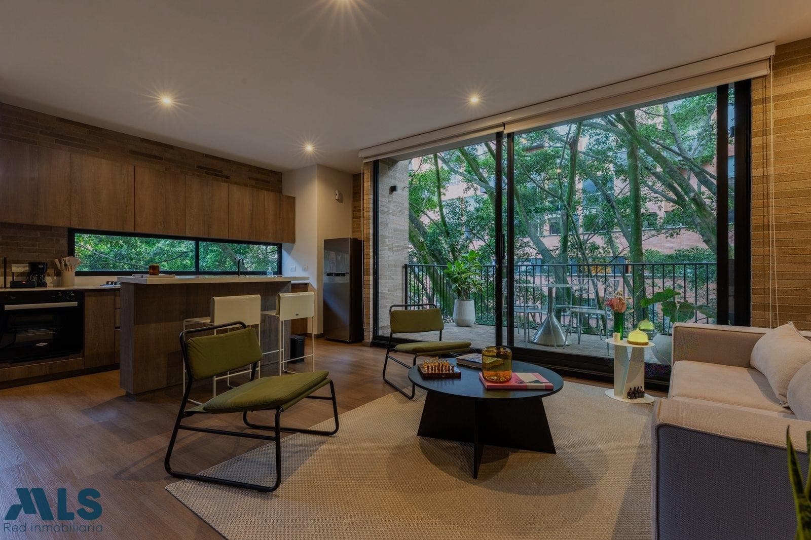 Apartamento en venta en Lalinde, Poblado, Medellín — foto 1 de 20