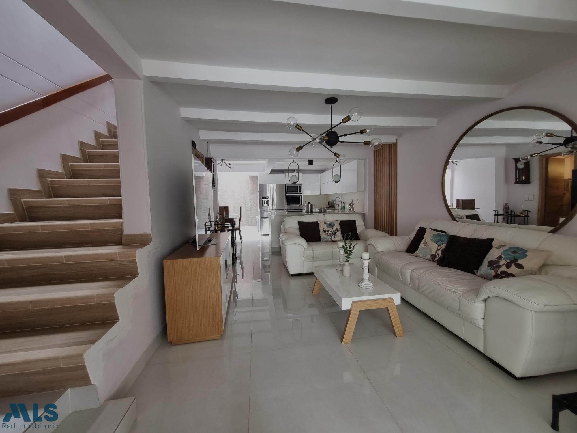 Casa en venta en La Mota, Belén Guayabal, Medellín — foto 1 de 9