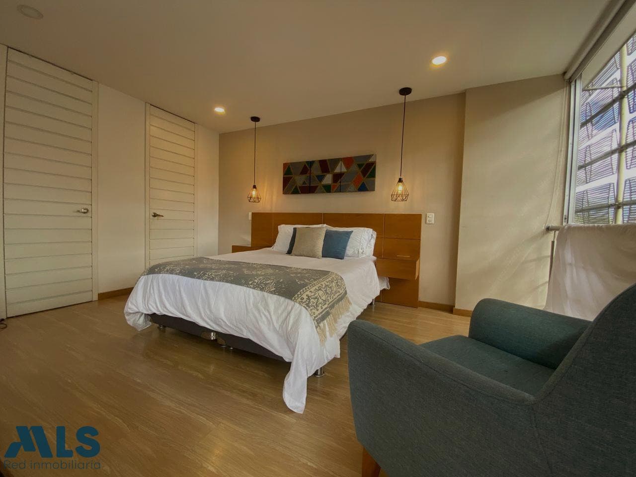 Apartamento en venta en Laureles, Medellín — foto 1 de 15