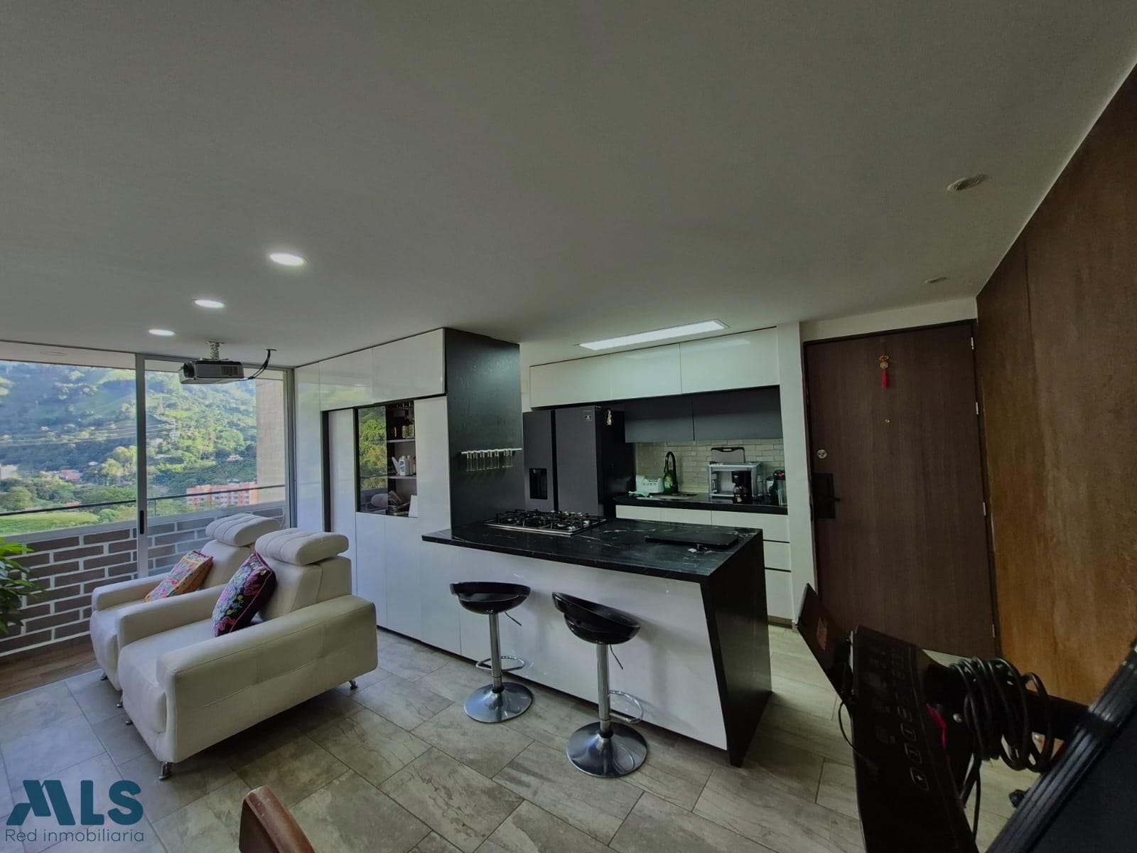 Apartamento en venta en El Chinguí, Aburra Sur, Envigado — foto 1 de 8