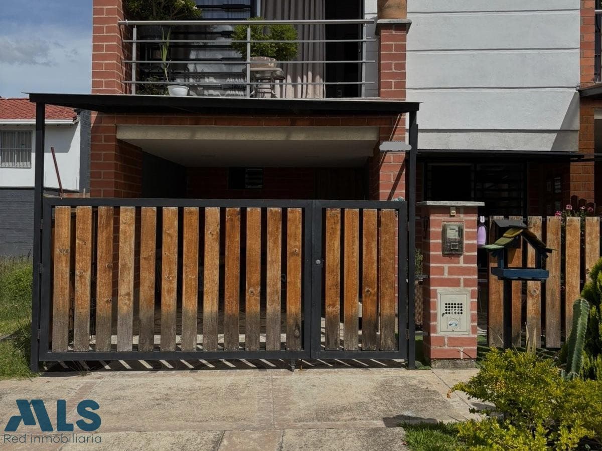 Casa en venta en Urbano (la, Oriente Antioqueño, La Ceja — foto 1 de 17