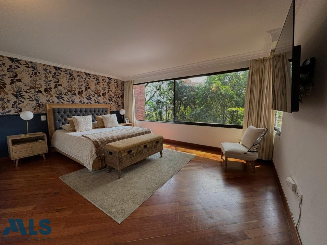 Apartamento en venta en Las Lomas Nº 2, Poblado, Medellín — foto 1 de 22