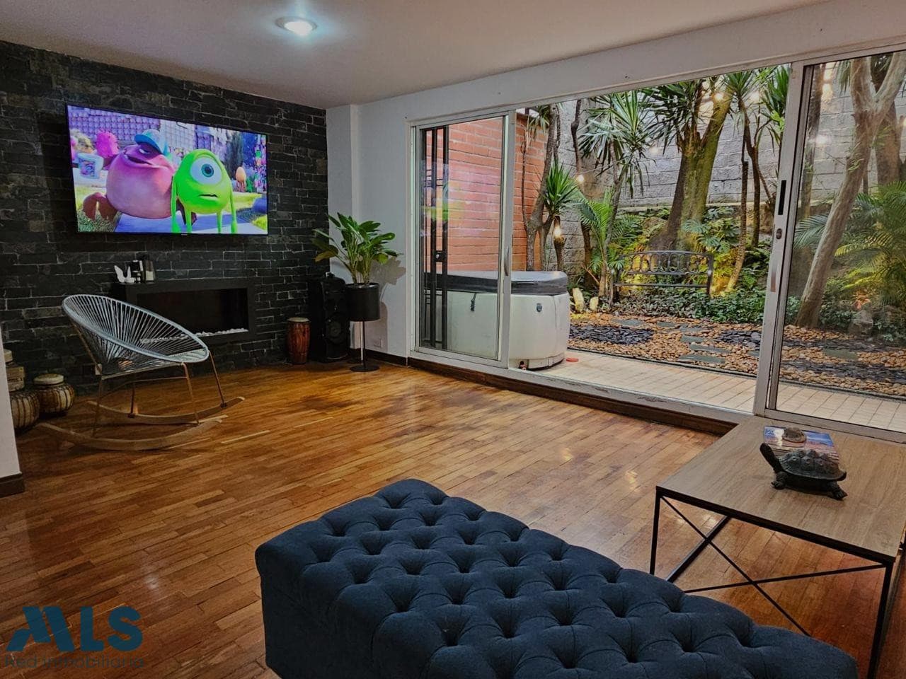 Casa en venta en Castropol, Poblado, Medellín — foto 1 de 51