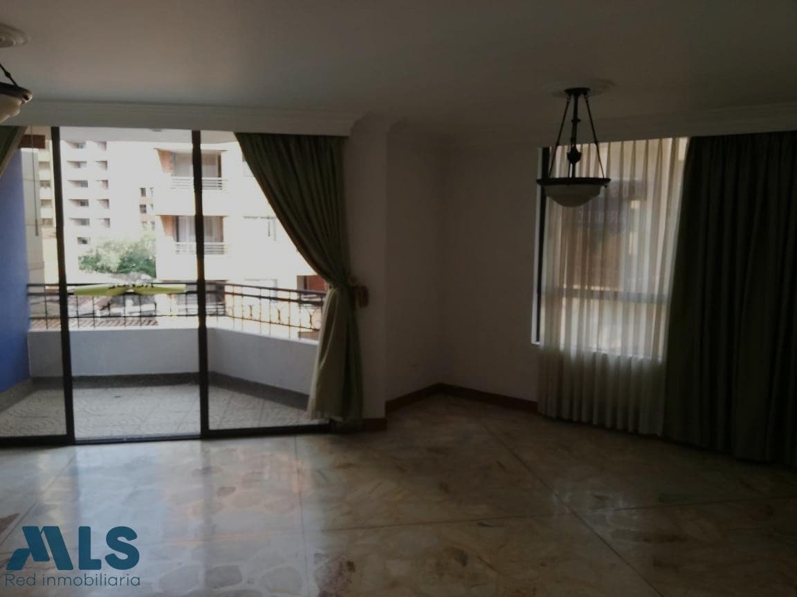 Apartamento en venta en Santa Teresita, Laureles, Medellín — foto 1 de 26