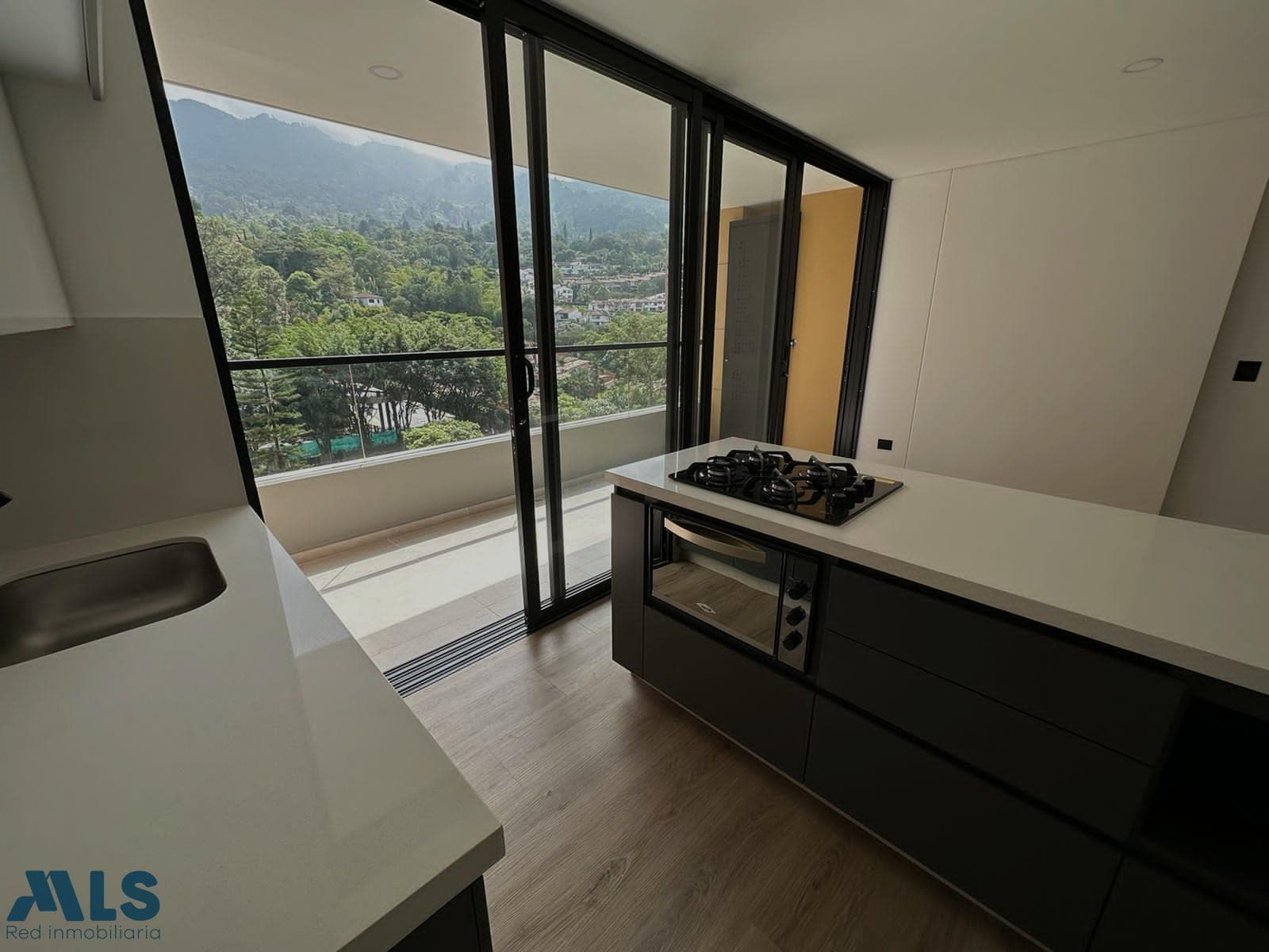 Apartamento en venta en Loma De Los Mesa, Aburra Sur, Envigado — foto 1 de 25