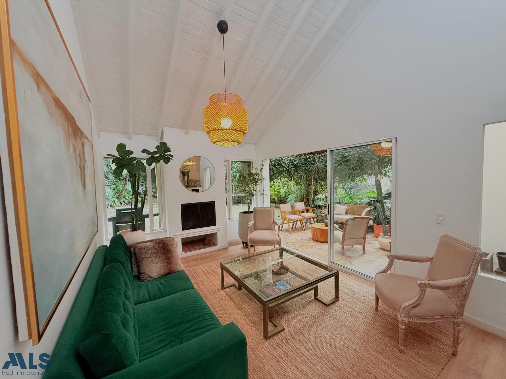 Casa en venta en Las Lomas Nº 2, Poblado, Medellín — foto 1 de 17