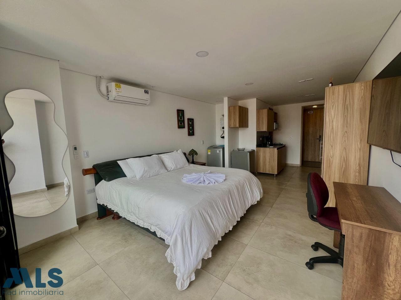 Apartamento en venta en Laureles, Medellín — foto 1 de 14