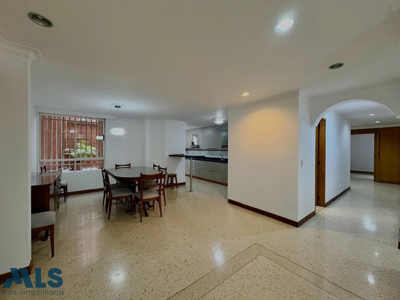 Apartamento en venta en Laureles, Medellín — foto 1 de 24