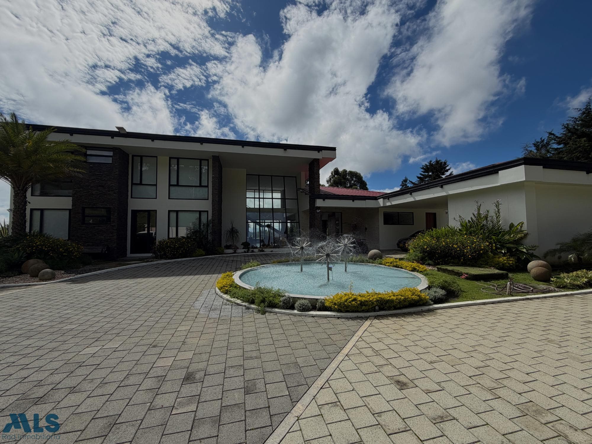 Finca Recreativa en venta en V. Ranchería, Oriente Antioqueño, Rionegro — foto 1 de 43