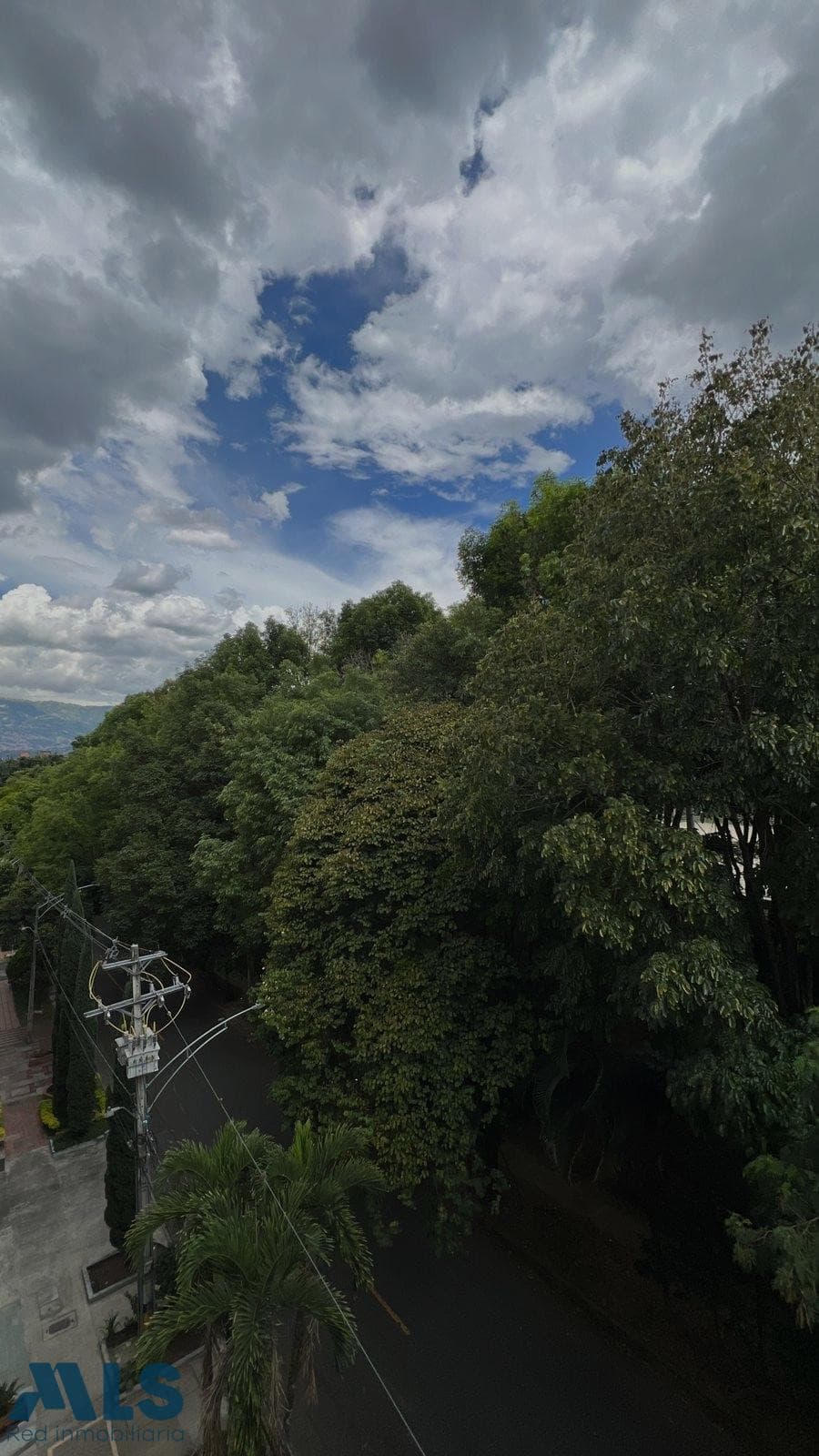 Apartamento en venta en La Castellana, Laureles, Medellín — foto 1 de 28