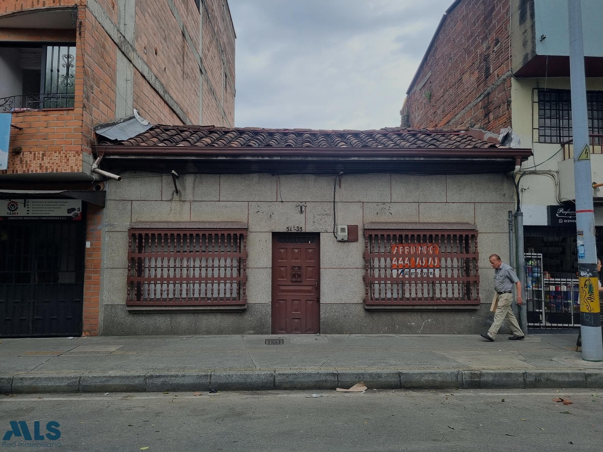 Casa en venta en Cristo Rey, Belén Guayabal, Medellín — foto 1 de 18