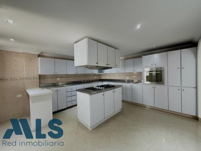 Apartamento en venta en Laureles, Medellín — foto 1 de 17