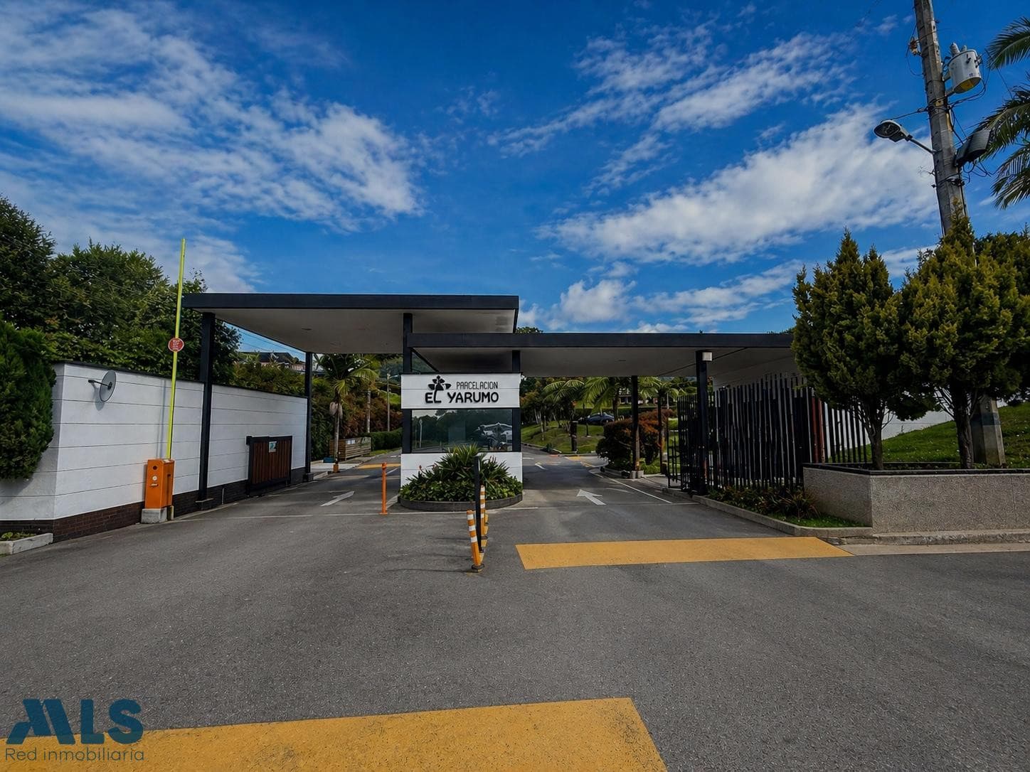 Casa en venta en V. El Yarumo, Oriente Antioqueño, La Ceja — foto 1 de 36