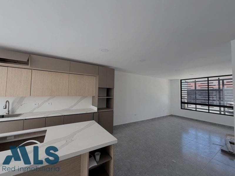 Casa en venta en Urbano (la, Oriente Antioqueño, La Ceja — foto 1 de 14