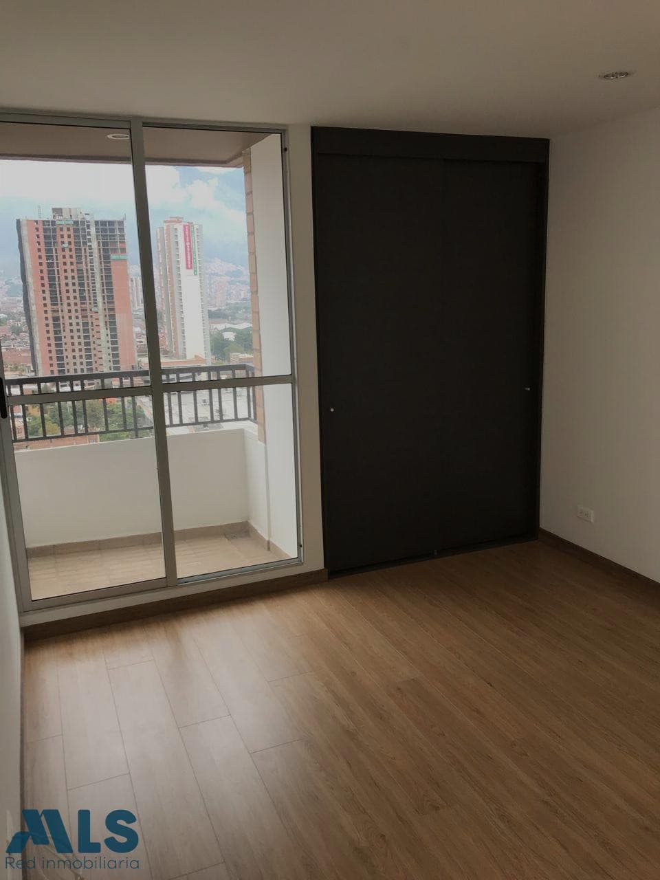 Apartamento en venta en Cabañas, Norte, Bello — foto 1 de 14
