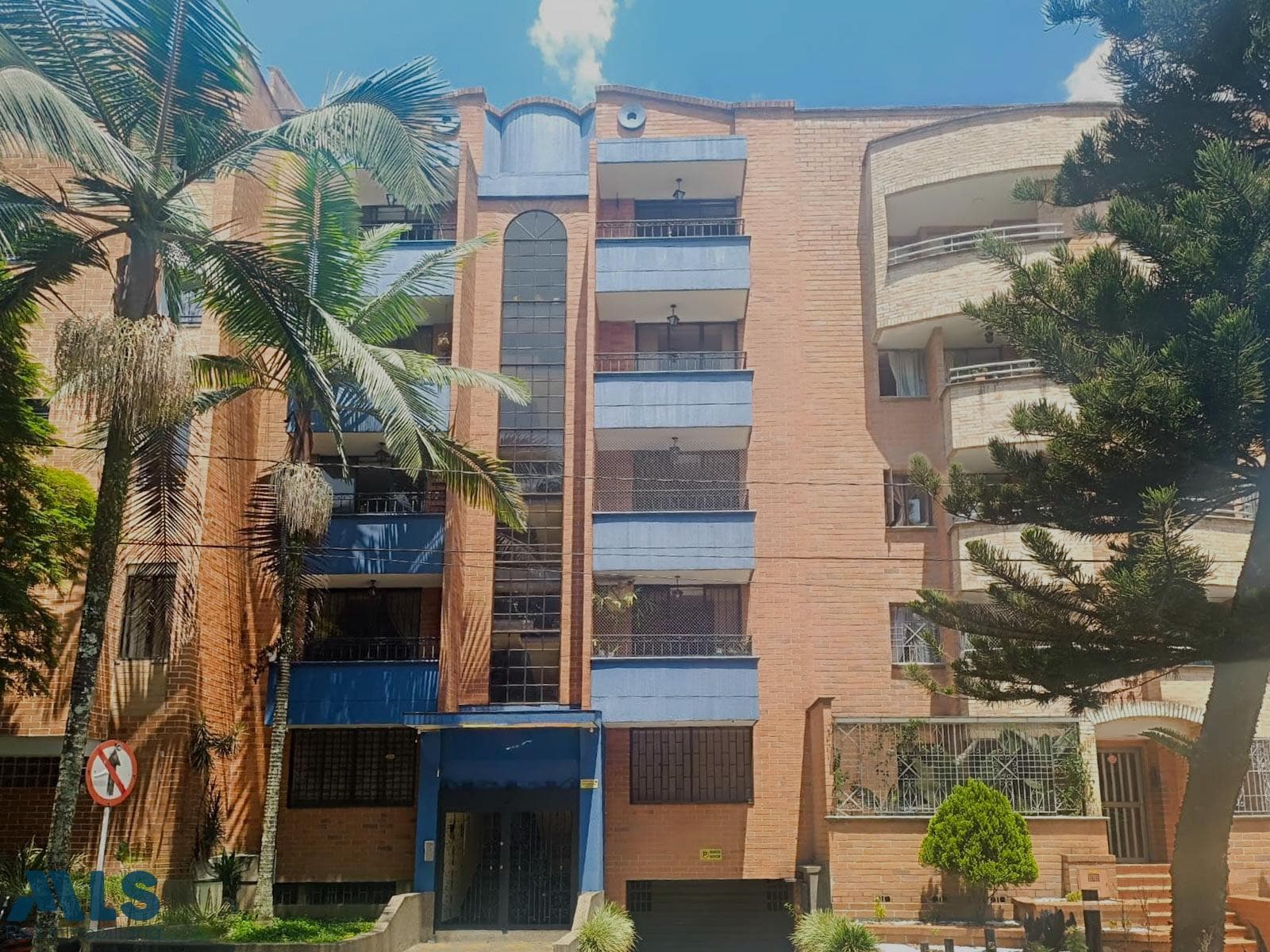 Apartamento en venta en La Floresta, Occidente, Medellín — foto 1 de 22