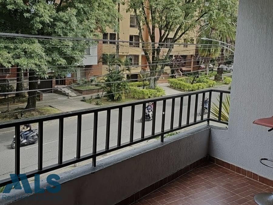 Apartamento en venta en El Velódromo, Laureles, Medellín — foto 1 de 23