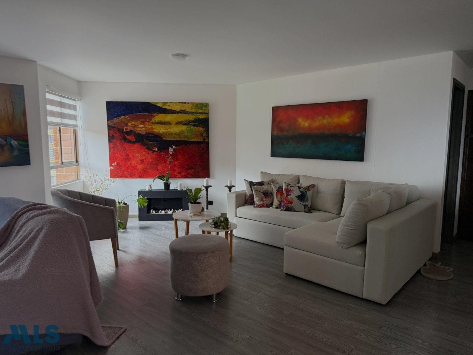Apartamento en venta en Castropol, Poblado, Medellín — foto 1 de 36