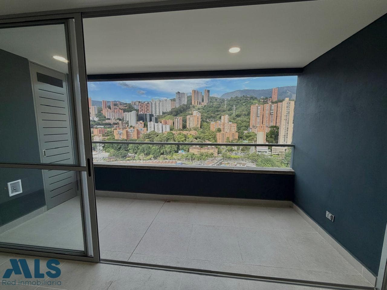 Apartamento en venta en Ciudad Del Rio, Poblado, Medellín — foto 1 de 24