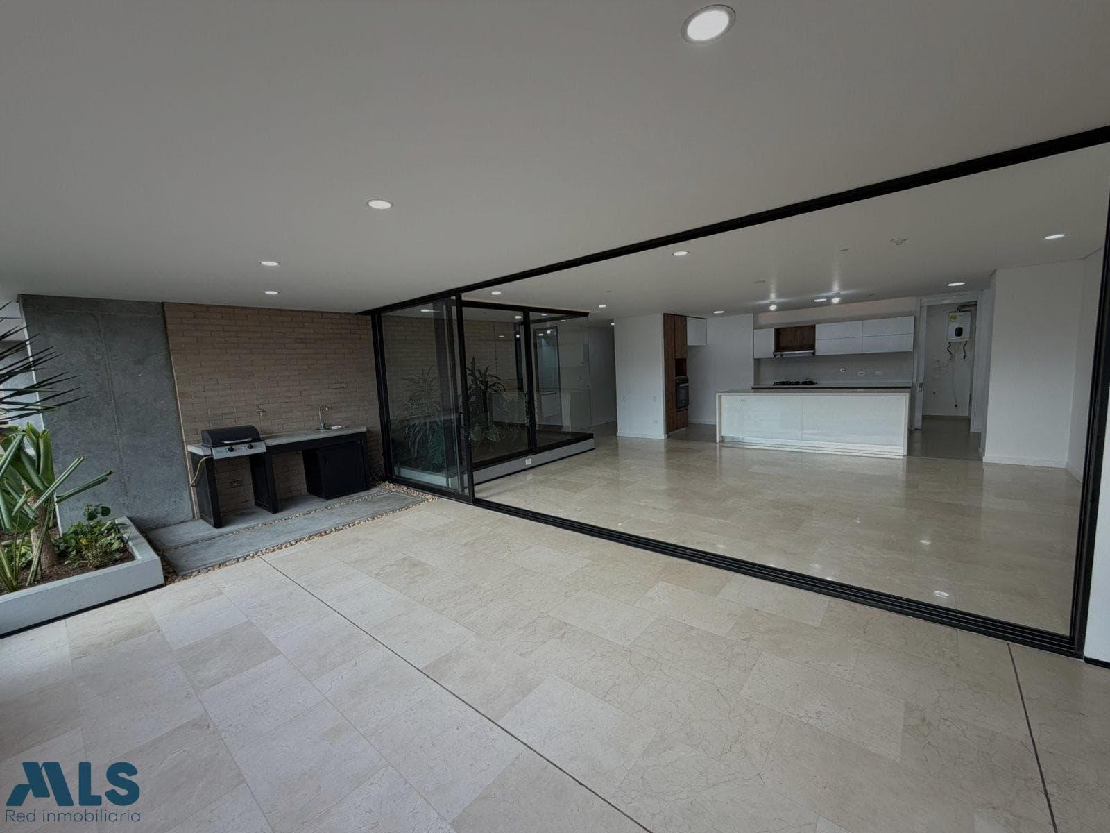 Apartamento en venta en Santa Maria De Los Angeles, Poblado, Medellín — foto 1 de 65