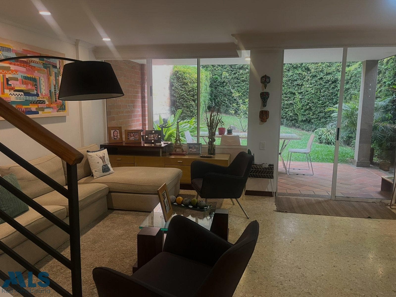 Casa en venta en El Tesoro, Poblado, Medellín — foto 1 de 13