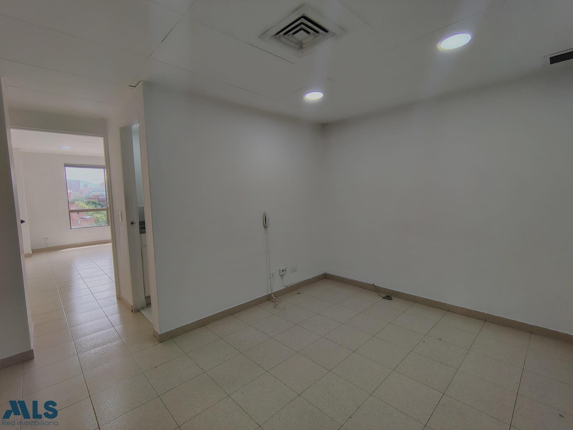Oficina en venta en Patio Bonito, Poblado, Medellín — foto 1 de 14