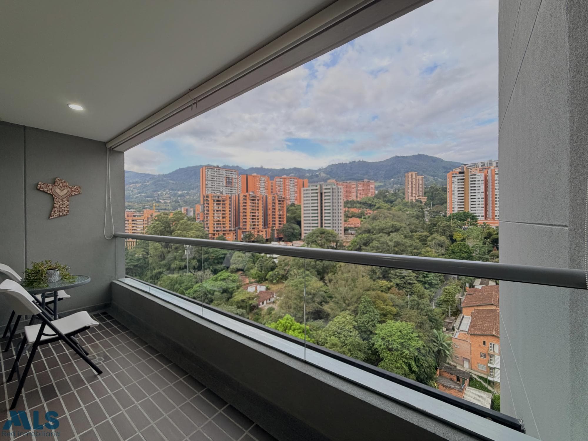 Apartamento en venta en Loma De Las Brujas, Aburra Sur, Envigado — foto 1 de 37