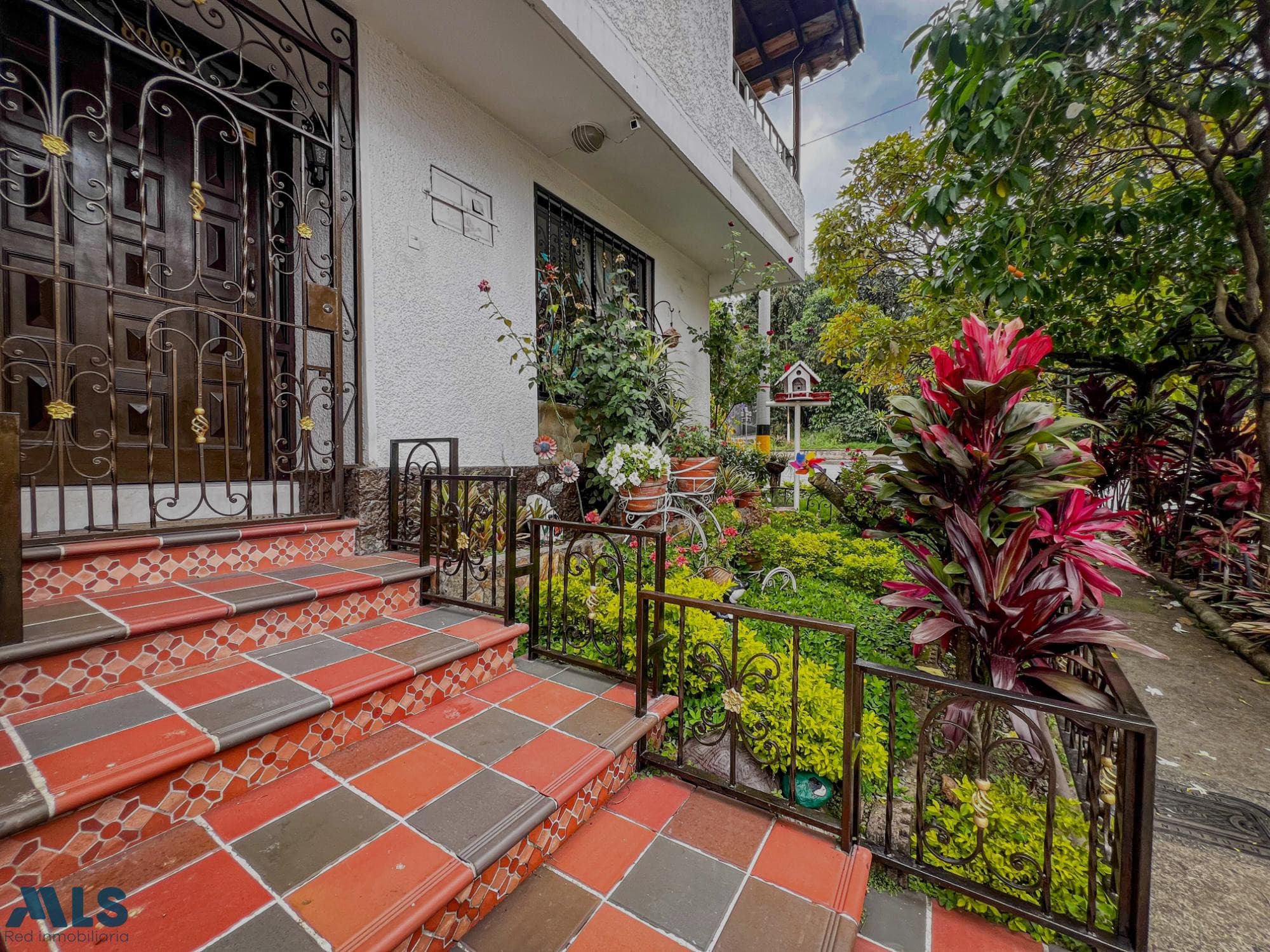 Casa en venta en Miravalle, Belén Guayabal, Medellín — foto 1 de 29
