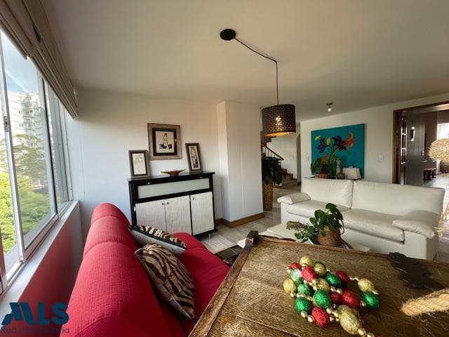 Apartamento en venta en El Campestre, Poblado, Medellín — foto 1 de 30