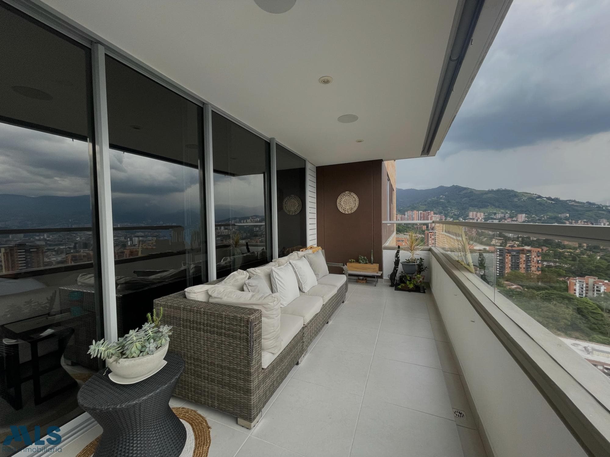 Apartamento en venta en Loma De Los Mesa, Aburra Sur, Envigado — foto 1 de 22