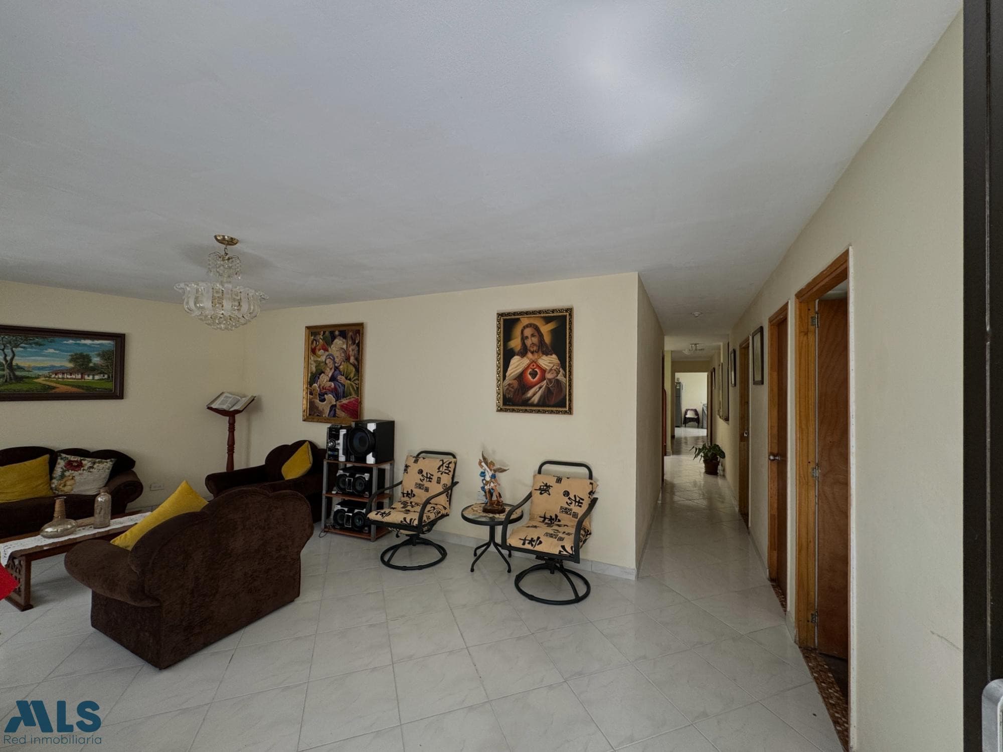 Casa en venta en Laureles, Medellín — foto 1 de 44