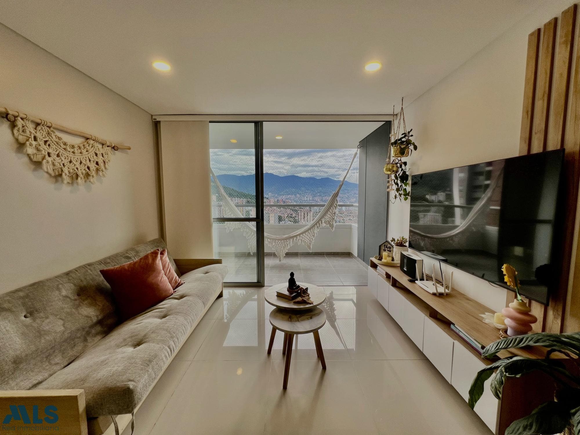 Apartamento en venta en El Chinguí, Aburra Sur, Envigado — foto 1 de 25